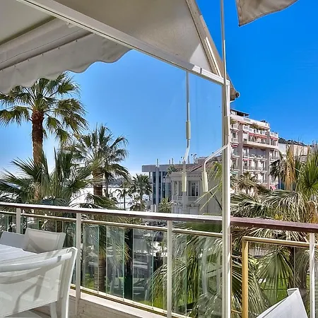 Moderne Avec Vue Mer Sur La Croisette Appartement