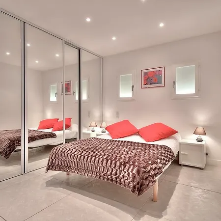 Moderne Avec Vue Mer Sur La Croisette